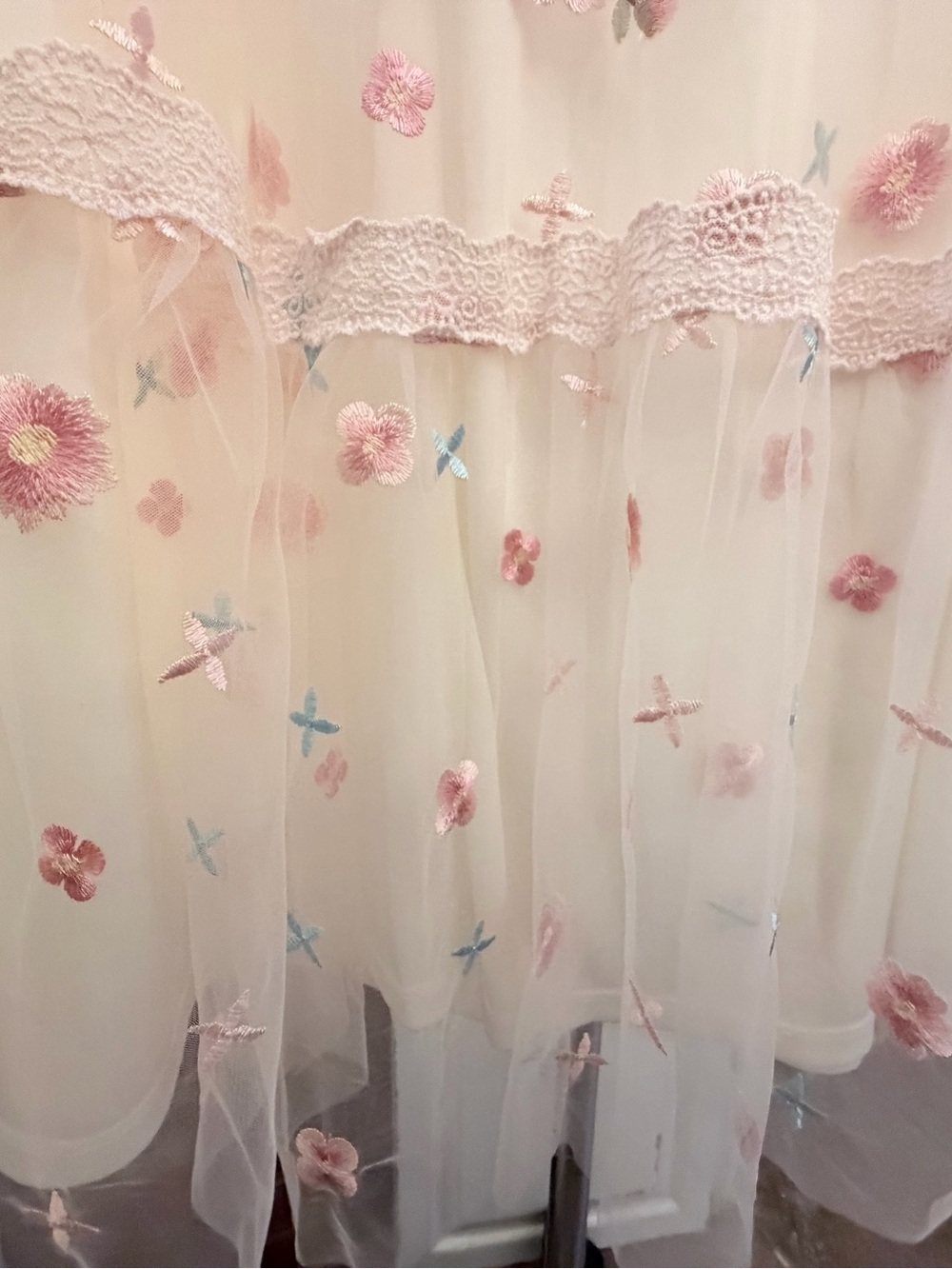 Altar'd State NWT  Callistyn Embroiderd  Pink Floral Tulle Midi Skirt Ex Small - Picture 6 of 10
